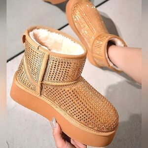 CAPE ROBBIN PLATFORM STUDDED BOOTIE